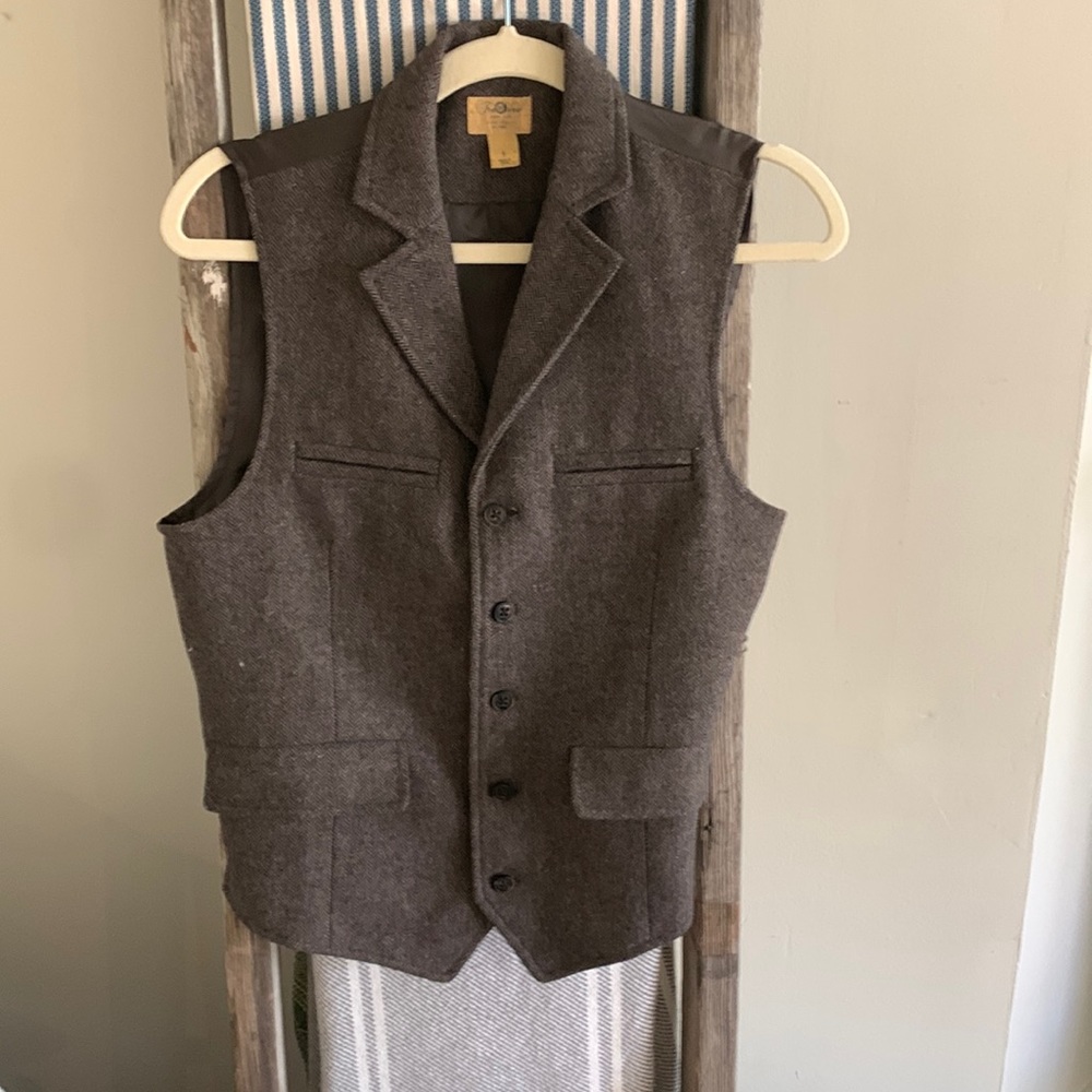 Houndstooth vest with buttons